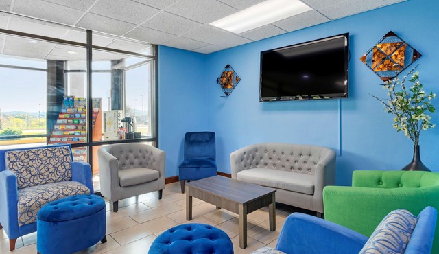 SureStay Hotel by Best Western Lenoir City