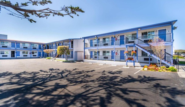 SureStay Hotel by Best Western Seaside Monterey