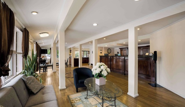 SureStay Plus by Best Western Woodbury Inn