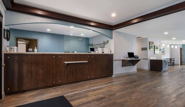 SureStay Plus Hotel by Best Western Tarboro