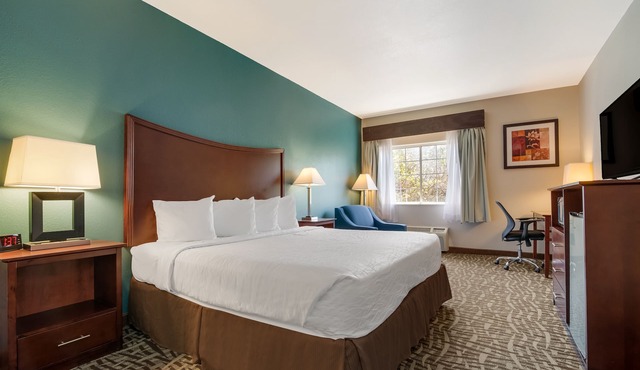 SureStay Plus Hotel by Best Western Topeka Northwest