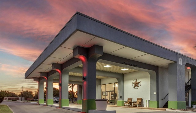 Surestay Studio By Best Western Victoria