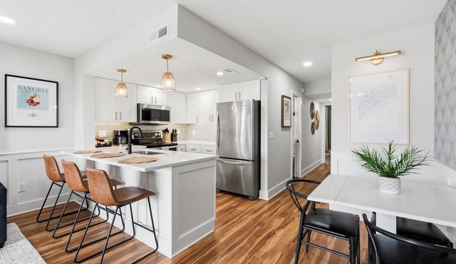 Surf City Luxury Condo · Ocean Views · Pool