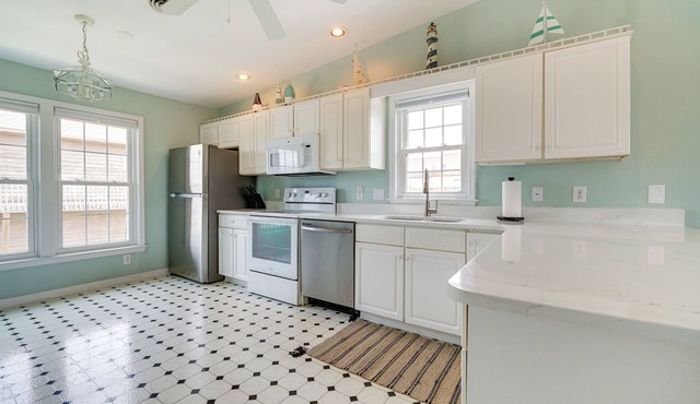 Surf City Vacation Rental - Walk to Beach