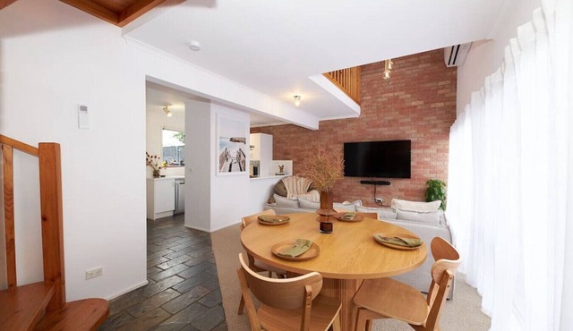 Surf Coast Shack - Close to surf shops!