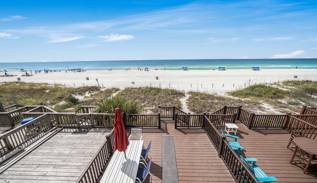 Surf Dr Townhome Where the Beach is your Backyard! FREE Golf & Perks!