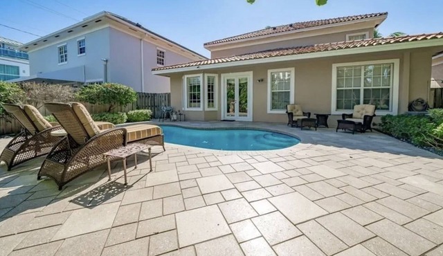 Surf House- Palatial Surf Mansion - Heated Pool