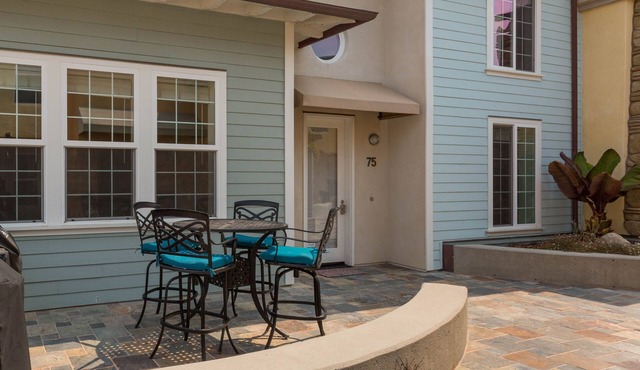Surf In Surf Out a large condo, steps to beach and parking, Family Fav