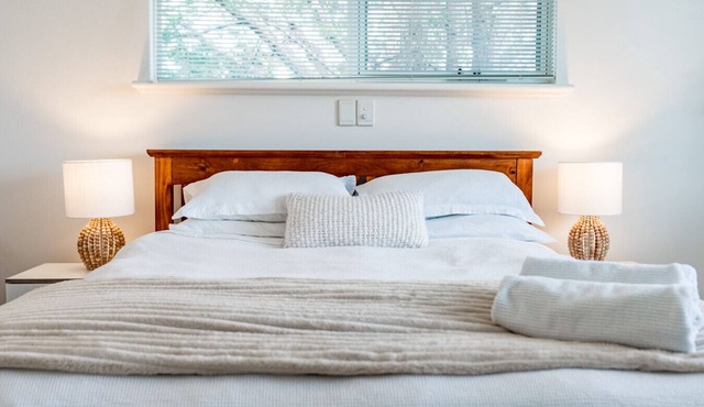 Surf Lovers - 28 Seagull Ave, Chiton