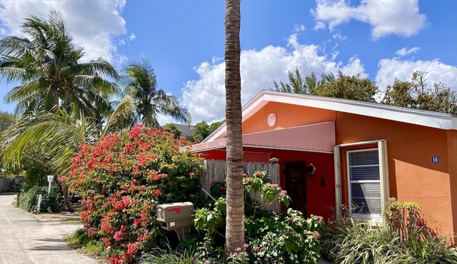 Surf Road Cottage Unit 2 - at the beach