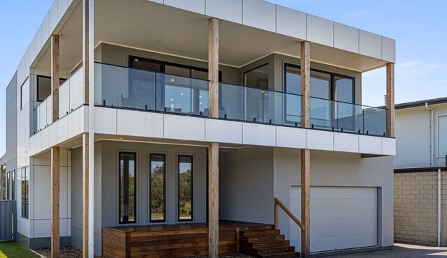 Surf's Edge Cape Paterson