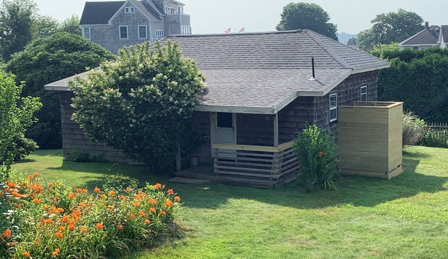 Surf's Up Snug Harbor East Matunuck Beach House