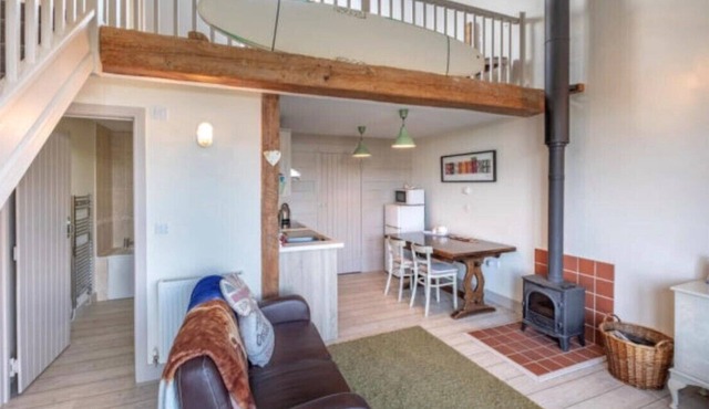Surf Shack, 1-Bed Cottage, Sleeps 2, Pet Friendly
