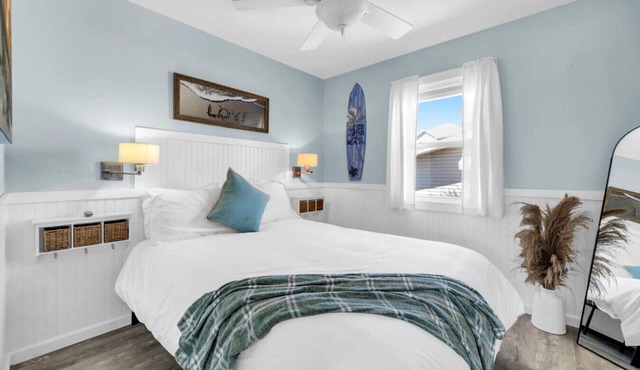 Surf Shack-2 Blocks to the Beach!