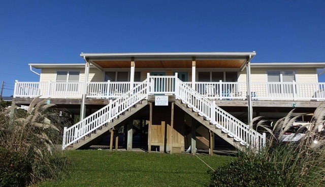 Surf Sounds Beach Retreat, Completely Renovated, Enter your Relaxation Zone.