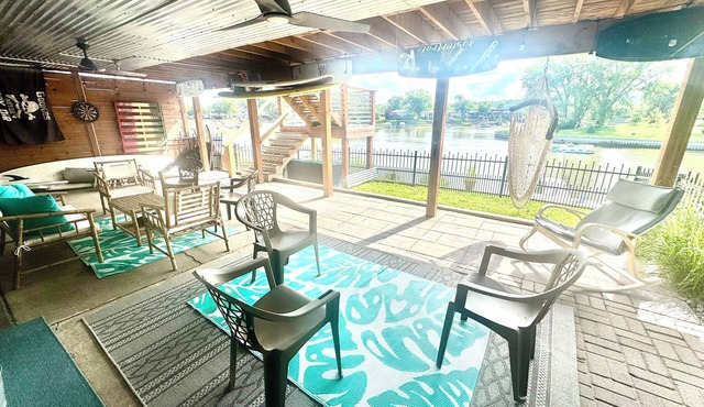 Surfer Themed Lake House in Lake House in Waterloo NE