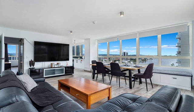 Surfers Paradise City Views