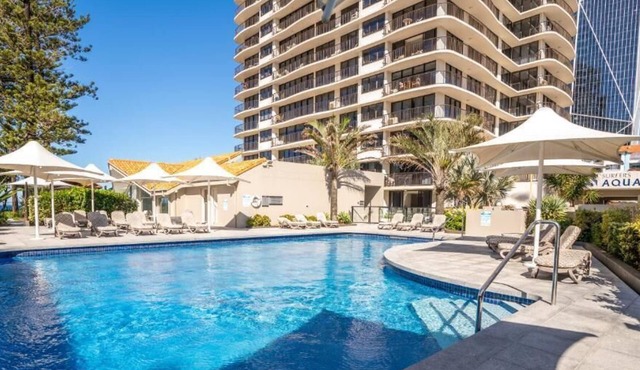 Surfers Paradise Beachfront Pool and Views