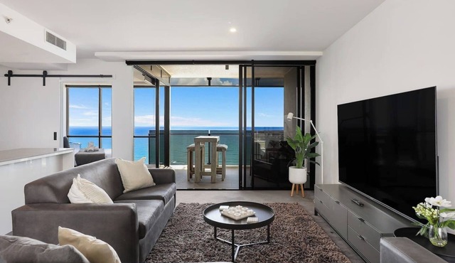 Surfers Paradise Stunning Views & Resort Luxuries