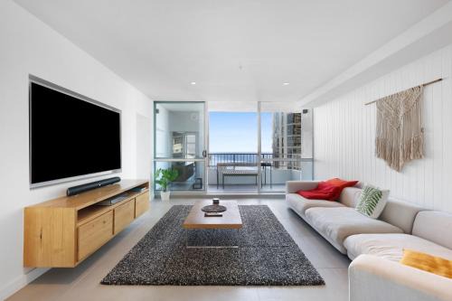 Surfers Paradise Stay with Resort-Style Amenities