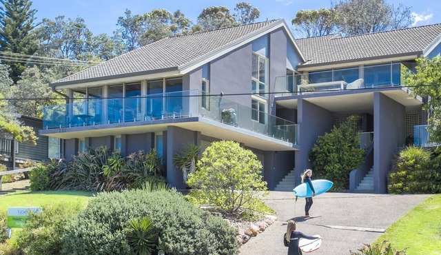 Surfers Reef Escape Mollymook