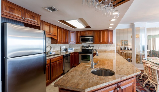 Surfmaster - Oceanfront 3 Bedroom/3 Bath Beautiful! Great Rates!
