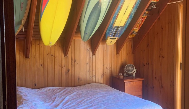 Surfrise manyana the surfers temple.sunrise ocean views native wildlife,