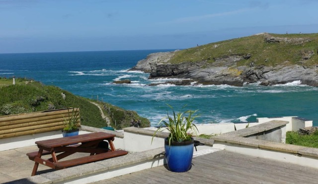 Surfside - a large family home that sleeps 10 guests in 3 bedrooms