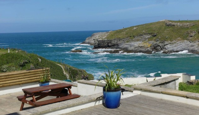 Surfside, a spacious and beautifully presented beachfront home