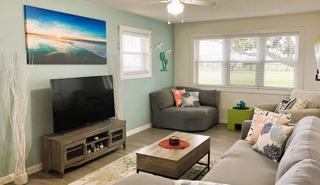Surfside Beach Bungalow- spectacular views of Rudee Inlet!
