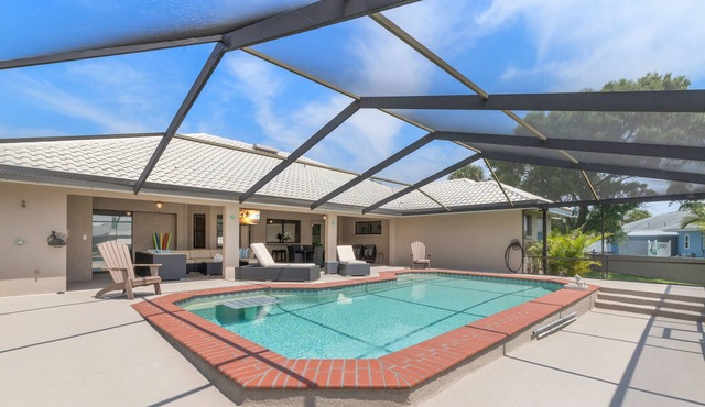 Surfside Beach House | Pet Friendly, Canal. Pool!