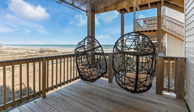 Surfside Oasis-Luxury Beachfront Condo with Covered Deck Steps From Walkover