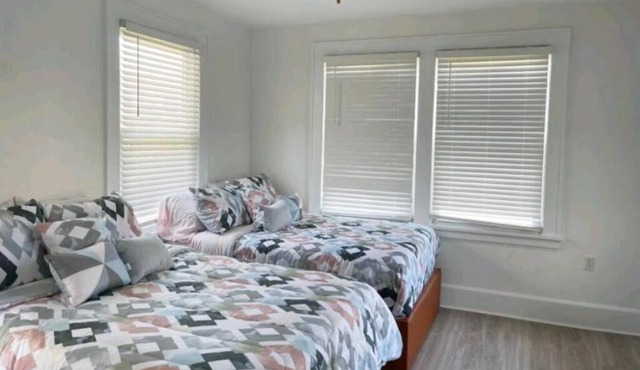 Surfside Oasis Walk to beach