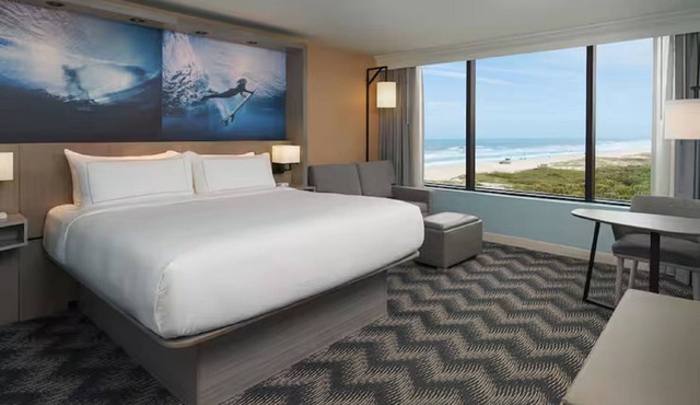 Surfside Splendor! Close to Cocoa Beach, Onsite Pool, Parking!