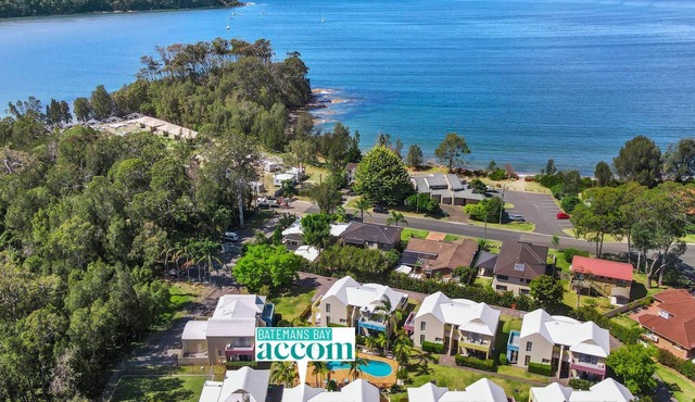 Surfside Villa on Myamba