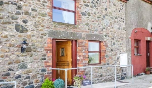 SURPRISE VIEW, pet friendly, character holiday cottage in Ravenglass