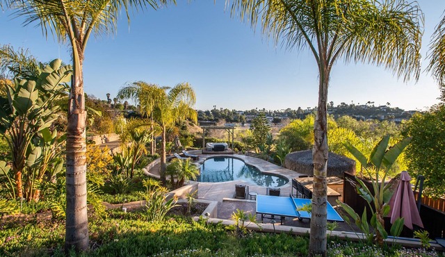 Surreal Luxury Escape w/Views: Resort style Game Room/Pool & Hot Tub!