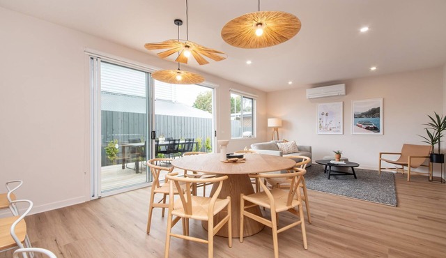 Surrey Sunset Sanctuary in McCrae