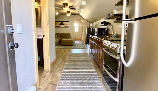 Surround Yourself with 2.5 Acres of Private Mountain Escape - 1 Bed/1.5 Bath
