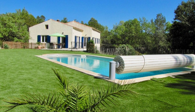Surrounded by nature, Gorges du Verdon, 5 bedrooms, sleeps 12, swimming pool