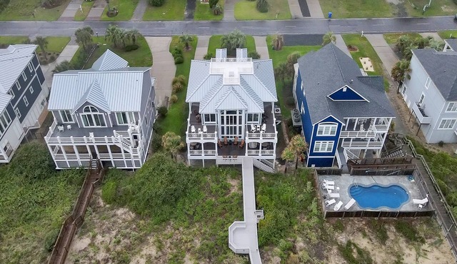 Surviving Stress: Exquisite Oceanfront Caswell Beach Home Perfect for Small Beac
