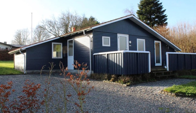 "Susette" - 400m from the sea by Interhome