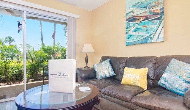 Sussy · Ground Floor Condo · 0.5 mi to Beach