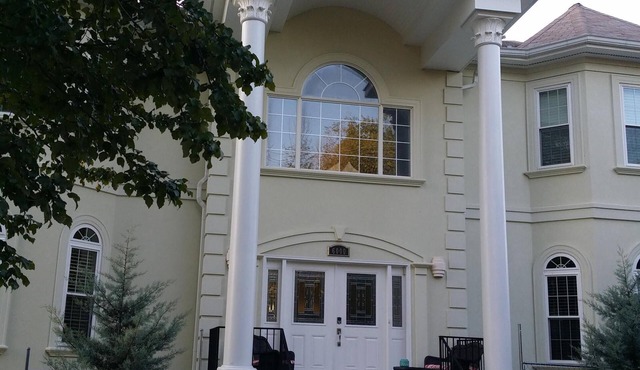 Susu's-luxuriou§ 2 Bedrooms, 2 Baths, Beautiful, Sunny & spacious Apt.