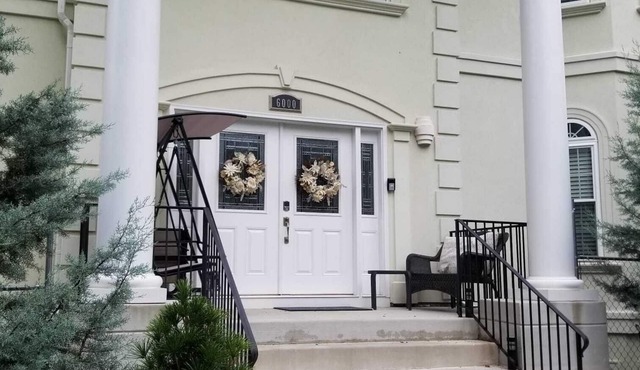 Susu's-Luxurious® 2 bedroom 2 bath apartment.