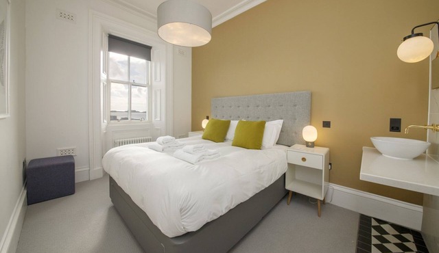 Sutherland West - A lews castle that sleeps 2 guests in 1 bedroom