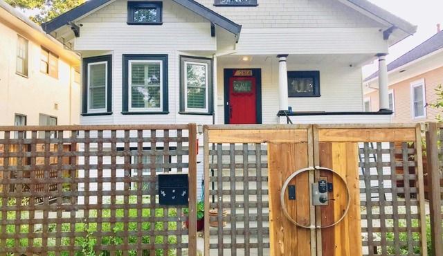 Sutter Midtown 3bd Historic Home w/Swimming Pool *Virtual Tour