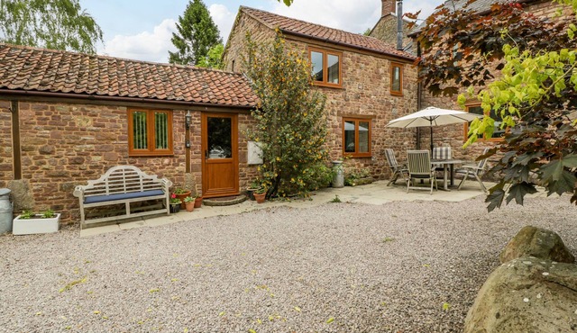 SUTTON BARN, pet friendly, character holiday cottage in Ross-On-Wye