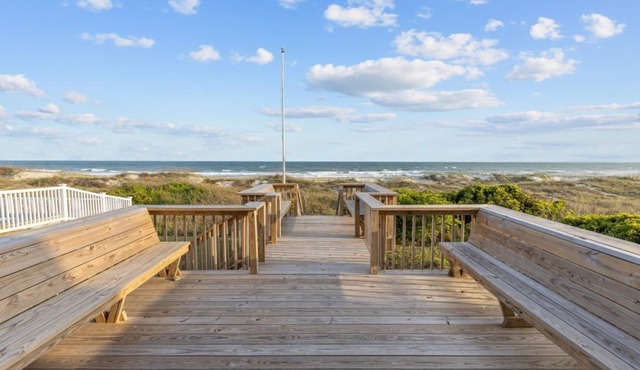 Sutton Cottage-Ocean Front Home