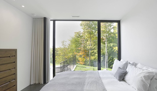Sutton Hideaway: Luxurious Mountain Retreat